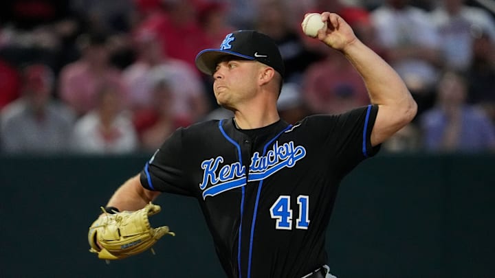 KentuckyÕs Evan Byers (41) throws a pitch during a NCAA baseball game against Georgia on March 14, 2025.