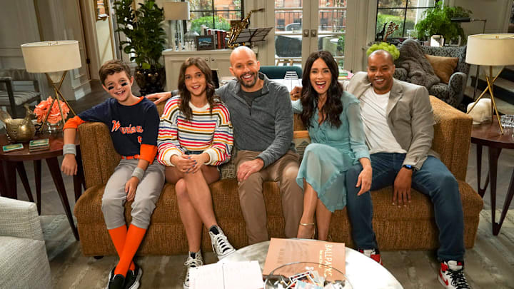 EXTENDED FAMILY -- “Pilot” Episode -- Pictured: (l-r) Finn Sweeney as Jimmy Jr., Sofia Capanna as Grace, Jon Cryer as Jim, Abigail Spencer as Julia, Donald Faison as Trey -- (Photo by: Chris Haston/NBC)