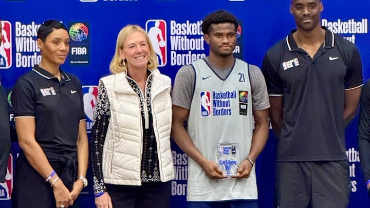 Ikenna Alozie has the UW among his eight choices. 