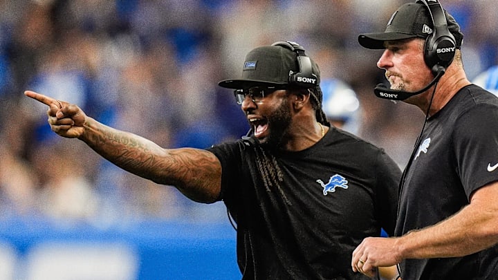 Detroit Lions defensive coordinator Kelvin Sheppard reacts to a play against the Cleveland Browns next to head coach Dan Campbell during the second half at Ford Field in Detroit on Sunday, Sept. 28, 2025.