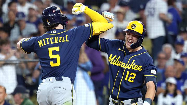 National League Championship Series: Milwaukee Brewers v Los Angeles Dodgers - Game Three