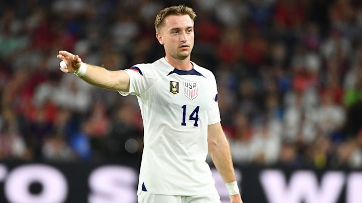 Mihailovic shined in the middle of the park Mihailovic shined in the middle of the park