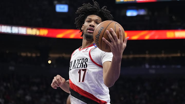 Apr 3, 2025; Toronto, Ontario, CAN; Portland Trail Blazers guard Shaedon Sharpe (17) comes down with a rebound against the Toronto Raptors during the first half at Scotiabank Arena. Mandatory Credit: John E. Sokolowski-Imagn Images Apr 3, 2025; Toronto, Ontario, CAN; Portland Trail Blazers guard Shaedon Sharpe (17) comes down with a rebound against the Toronto Raptors during the first half at Scotiabank Arena. Mandatory Credit: John E. Sokolowski-Imagn Images