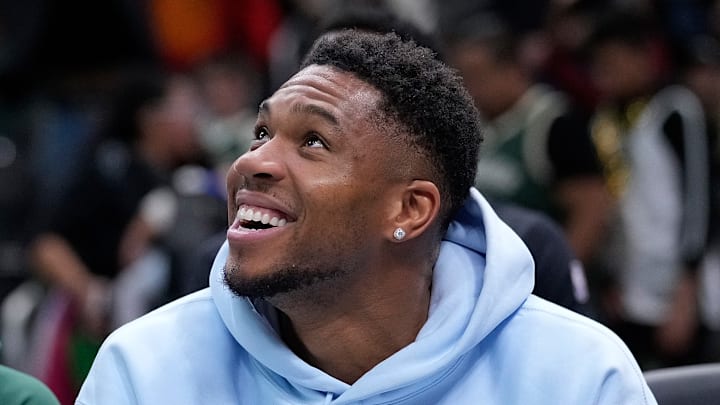 Detroit Pistons v Milwaukee Bucks