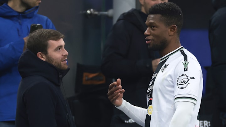 Fabrizio Romano (links, hier im Bild mit dem belgischen Profi Christian Kabasele)