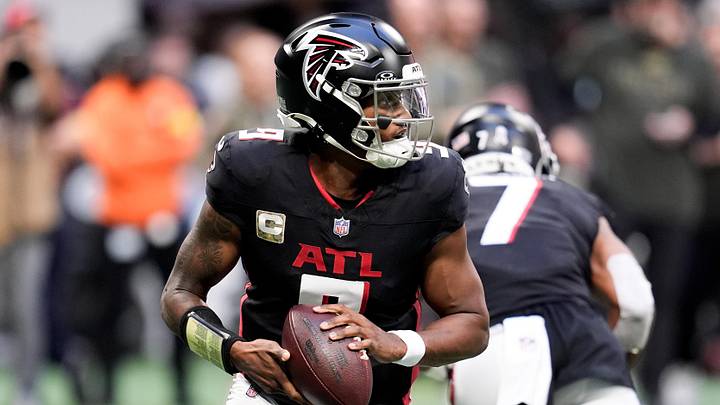 Nov 16, 2025; Atlanta, Georgia, USA; Atlanta Falcons quarterback Michael Penix Jr. (9) looks for an open receiver in the second half against the Carolina Panthers at Mercedes-Benz Stadium. Mandatory Credit: Dale Zanine-Imagn Images
