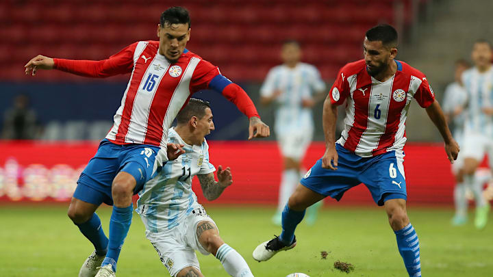 Gustavo Gómez e Junior Alonso atuam juntos na Seleção Paraguaia Gustavo Gómez e Junior Alonso atuam juntos na Seleção Paraguaia