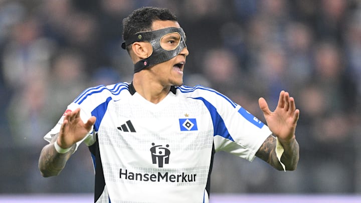 Davie Selke schwört sein Team auf den Saisonendspurt ein.