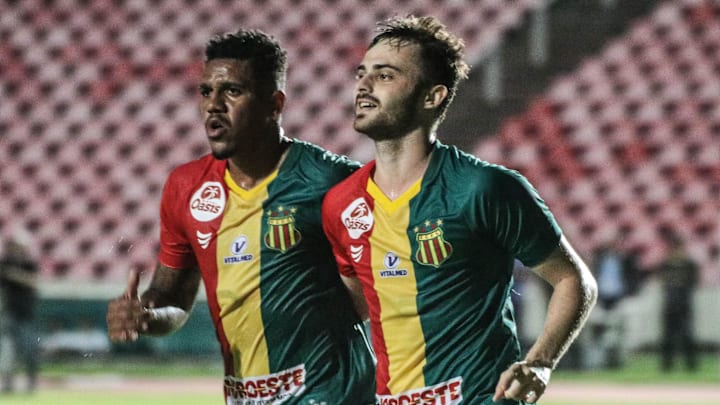 Homem-gol da Série B, Poveda tenta ajudar o Sampaio Corrêa. 