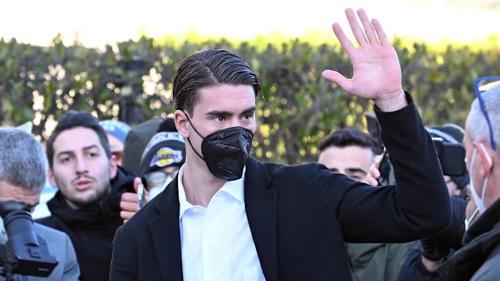 Vlahovic ahead of his Juve medical Vlahovic ahead of his Juve medical