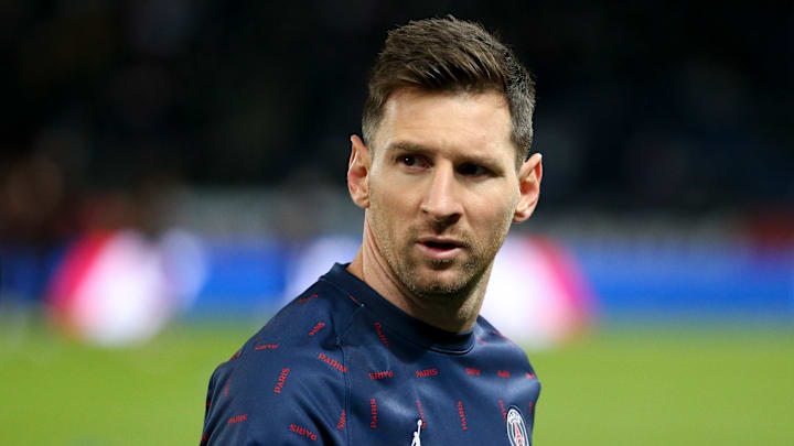 Lionel Messi, le Ballon d'Or à Paris. Lionel Messi, le Ballon d'Or à Paris.
