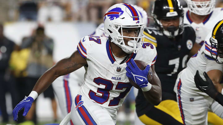 Aug 19, 2023; Pittsburgh, Pennsylvania, USA;  Buffalo Bills running back Darrynton Evans (37) runs the ball against the Pittsburgh Steelers during the fourth quarter at Acrisure Stadium. Pittsburgh won 27-15. Mandatory Credit: Charles LeClaire-USA TODAY Sports
