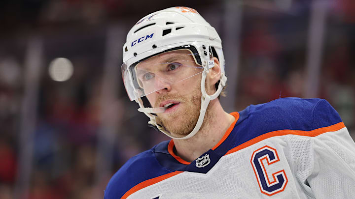 Edmonton Oilers v Chicago Blackhawks