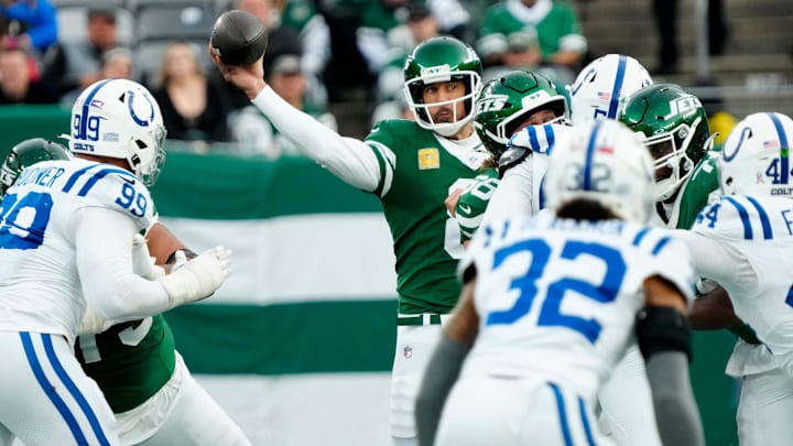 New York Jets quarterback Aaron Rodgers (8) passes to a teammate during the fourth quarter, Sunday, November 17, 2024, in East Rutherford. New York Jets quarterback Aaron Rodgers (8) passes to a teammate during the fourth quarter, Sunday, November 17, 2024, in East Rutherford.