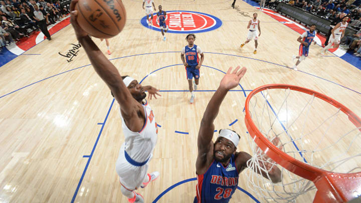 Precious Achiuwa throws it down on Isaiah Stewart. 