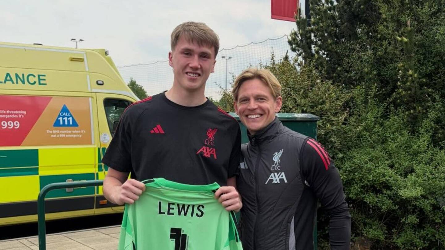 Wrexham Sign Former Liverpool Goalkeeper As Eight 