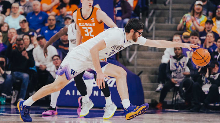 Wilhelm Breidenbach extends to pick up a loose ball against Ilinois. Wilhelm Breidenbach extends to pick up a loose ball against Ilinois.