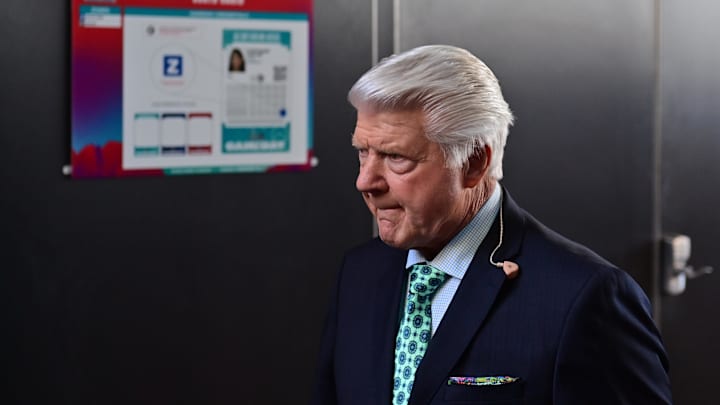 Hall of Fame coach Jimmy Johnson ripped the clock management of Chicago Bears coach Matt Eberflus after the loss to the Detroit Lions.