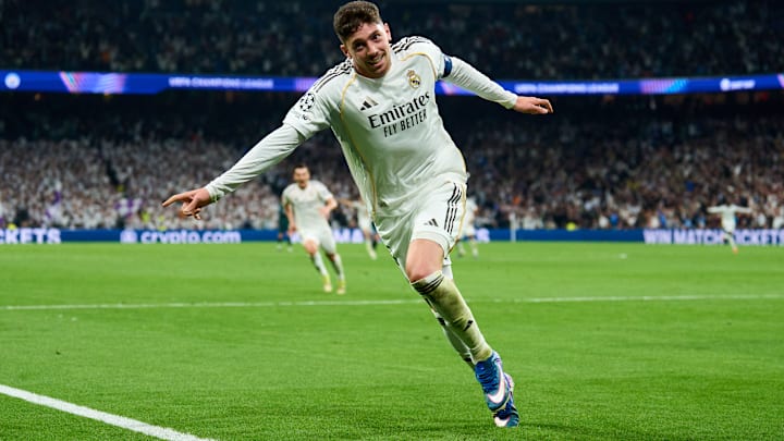 Federico Valverde, do Real Madrid, anotou o 1º hat-trick da sua carreira no duelo de ida das oitavas de final da Champions League