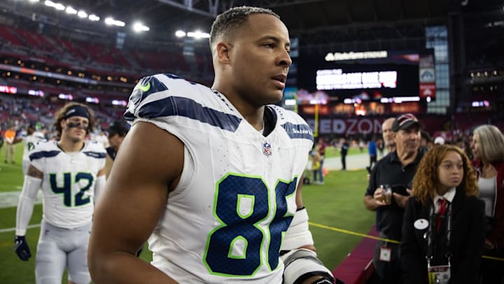 Seattle Seahawks tight end Pharaoh Brown (86) against the Arizona Cardinals at State Farm Stadium. Seattle Seahawks tight end Pharaoh Brown (86) against the Arizona Cardinals at State Farm Stadium.