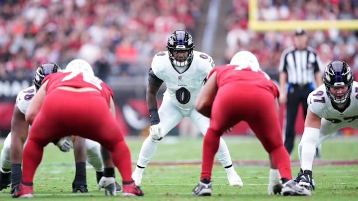 Oct 29, 2023; Glendale, Arizona, USA; Baltimore Ravens linebacker Roquan Smith (0) looks on against the Arizona Cardinals during the second half at State Farm Stadium. Mandatory Credit: Joe Camporeale-USA TODAY Sports Oct 29, 2023; Glendale, Arizona, USA; Baltimore Ravens linebacker Roquan Smith (0) looks on against the Arizona Cardinals during the second half at State Farm Stadium. Mandatory Credit: Joe Camporeale-USA TODAY Sports