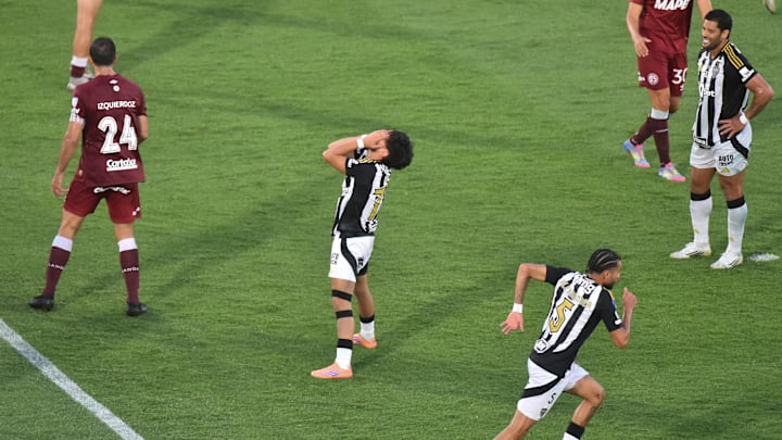 Biel Teixeira perdeu duas grandes chances de gol