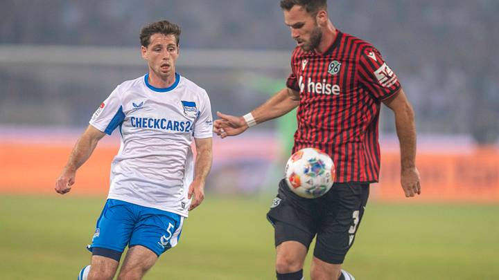 Leon Jensen im Ligaspiel gegen Hannover 96 Leon Jensen im Ligaspiel gegen Hannover 96