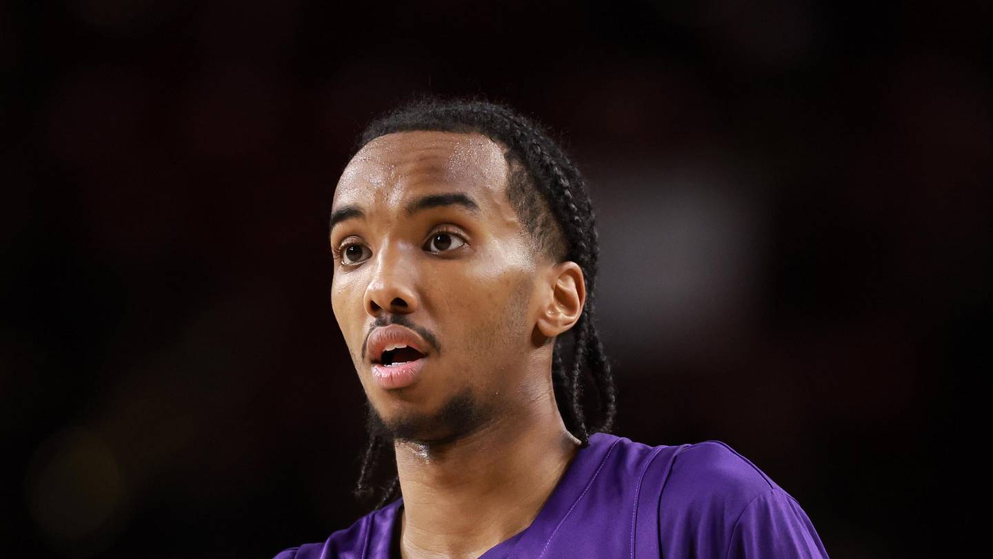 Kansas State Transfer Guard Commits to LSU Tigers