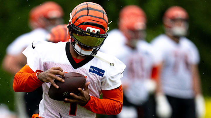 Cincinnati Bengals wide receiver Ja'Marr Chase (1) catches a pass during the Cincinnati Bengals practice in Cincinnati on Tuesday, May 27, 2025.
