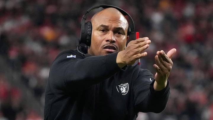 Nov 26, 2023; Paradise, Nevada, USA; Las Vegas Raiders interim coach Antonio Pierce during the first half against the Kansas City Chiefs at Allegiant Stadium. Mandatory Credit: Kirby Lee-USA TODAY Sports Nov 26, 2023; Paradise, Nevada, USA; Las Vegas Raiders interim coach Antonio Pierce during the first half against the Kansas City Chiefs at Allegiant Stadium. Mandatory Credit: Kirby Lee-USA TODAY Sports