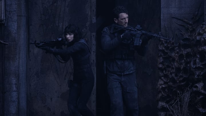 Anya Taylor-Joy and Miles Teller in The Gorge
