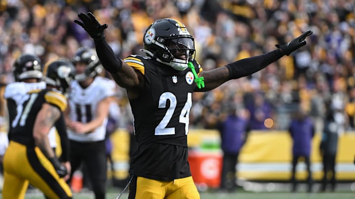 Nov 17, 2024; Pittsburgh, Pennsylvania, USA; Pittsburgh Steelers cornerback Joey Porter Jr. (24) celebrates a missed field goal against the Baltimore Ravens during the first quarter at Acrisure Stadium. Mandatory Credit: Barry Reeger-Imagn Images Nov 17, 2024; Pittsburgh, Pennsylvania, USA; Pittsburgh Steelers cornerback Joey Porter Jr. (24) celebrates a missed field goal against the Baltimore Ravens during the first quarter at Acrisure Stadium. Mandatory Credit: Barry Reeger-Imagn Images