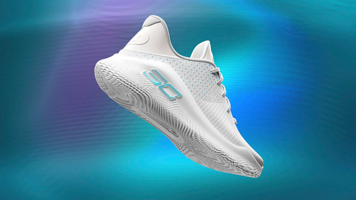 The Curry 4 Low FloTro 'April Showers' colorway.