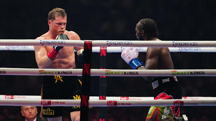 Canelo Alvarez vs Terence Crawford