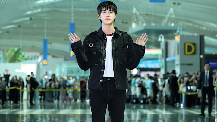 Kim Seokjin @ the Incheon Airport