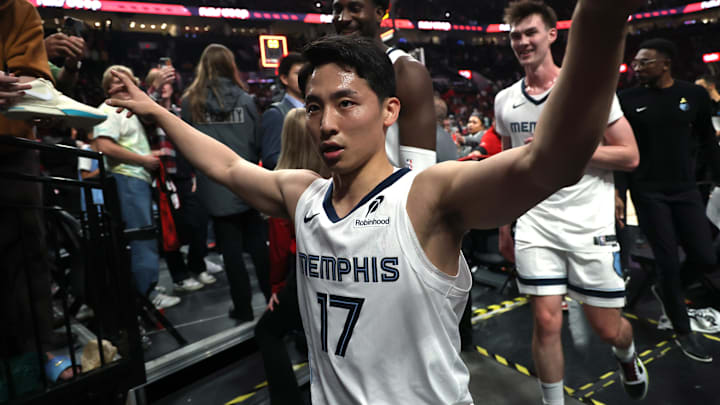 Memphis Grizzlies guard Yuki Kawamura (17) acknowledges fans after the Grizzlies defeated 134-89 in the second half at Moda Center. Mandatory Credit: Jaime Valdez-Imagn Images Memphis Grizzlies guard Yuki Kawamura (17) acknowledges fans after the Grizzlies defeated 134-89 in the second half at Moda Center. Mandatory Credit: Jaime Valdez-Imagn Images