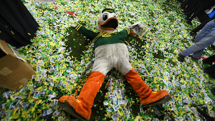 The most entertaining mascot in Sports makes the most of his camera time. Mandatory Credit: Robert Goddin-Imagn Images