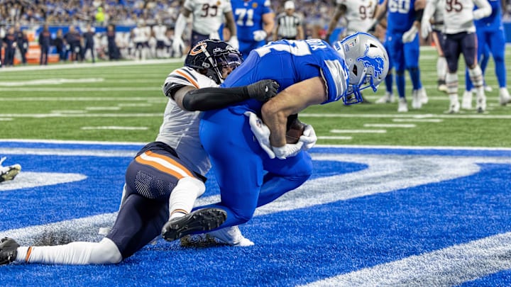 Jaylon Johnson's tackle is too late to prevent a touchdown pass to Sam LaPorta last season.