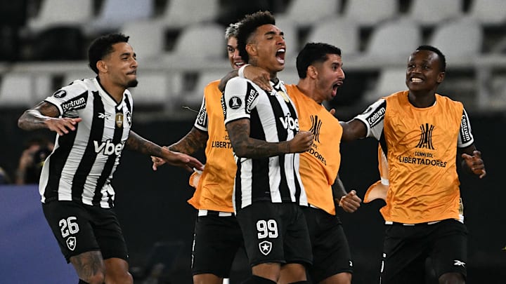 Botafogo superou o Estudiantes em jogo tenso pela 5ª rodada