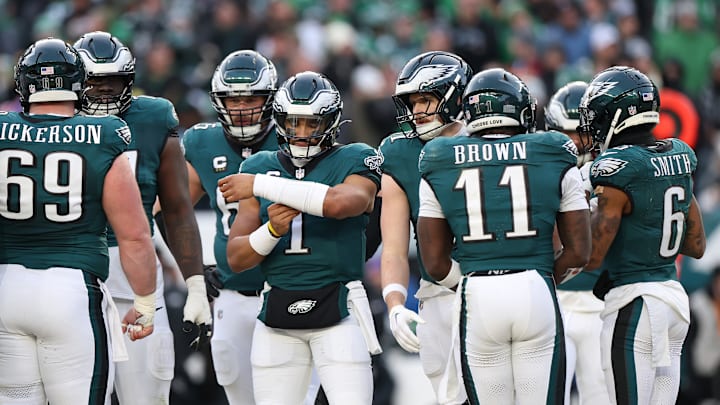 Jalen Hurts with Eagles offense