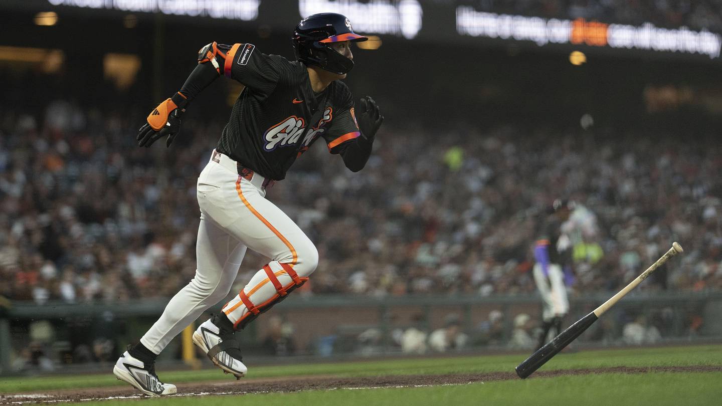 Giants Outfielder Jung Hoo Lee Keeps Historic Run Alive