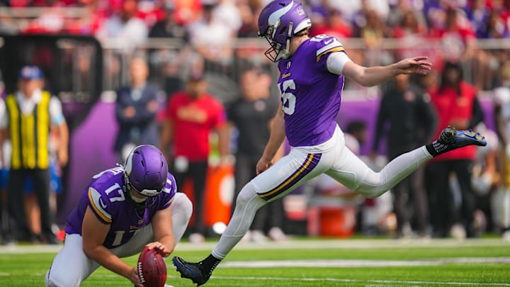Sep 15, 2024; Minneapolis, Minnesota, USA; Minnesota Vikings place kicker Will Reichard (16) kicks a field goal against the San Francisco 49ers in the first quarter at U.S. Bank Stadium. Sep 15, 2024; Minneapolis, Minnesota, USA; Minnesota Vikings place kicker Will Reichard (16) kicks a field goal against the San Francisco 49ers in the first quarter at U.S. Bank Stadium.