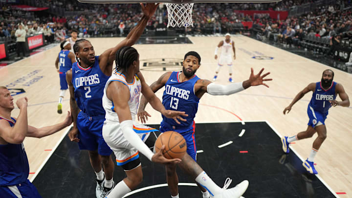 Jan 16, 2024; Los Angeles, California, USA; Oklahoma City Thunder forward Jalen Williams (8) passes