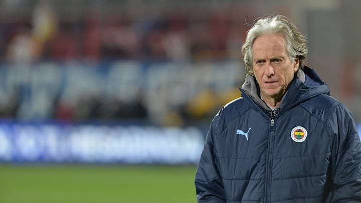 Jorge Jesus vai terminar a temporada no Fenerbahçe.  