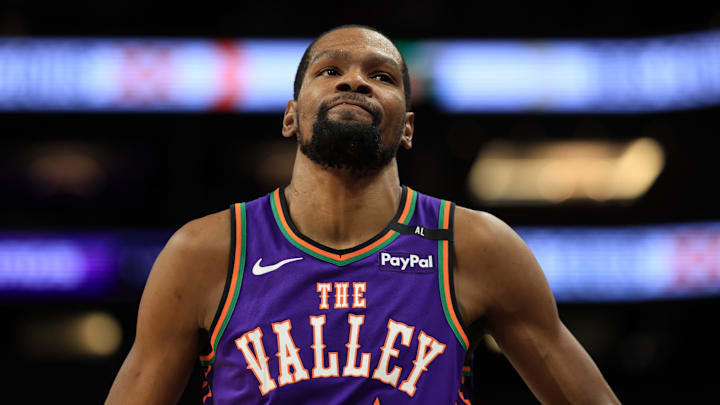 Mar 14, 2025; Phoenix, Arizona, USA; Phoenix Suns forward Kevin Durant (35) reacts against the Sacramento Kings at Footprint Center. Mandatory Credit: Mark J. Rebilas-Imagn Images Mar 14, 2025; Phoenix, Arizona, USA; Phoenix Suns forward Kevin Durant (35) reacts against the Sacramento Kings at Footprint Center. Mandatory Credit: Mark J. Rebilas-Imagn Images