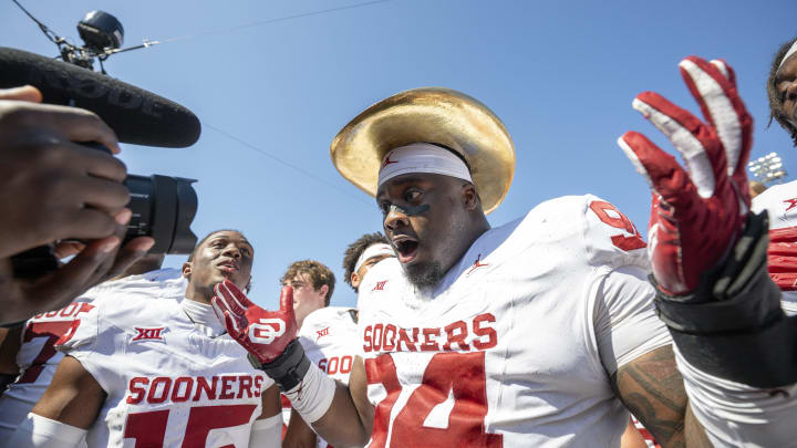 Oct 7, 2023; Dallas, Texas, USA; Oklahoma Sooners defensive lineman Isaiah Coe (94) 