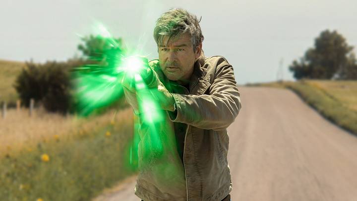 Kyle Chandler as Hal Jordan in LANTERNS episode 5