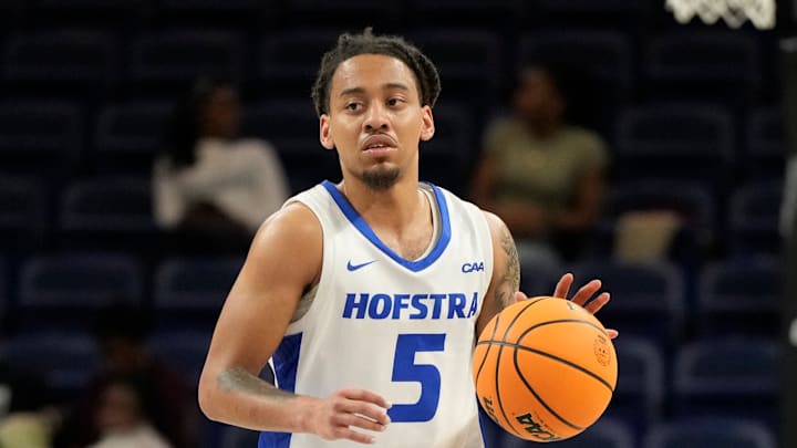 Jaquan Carlos is one of many transfers into Syracuse basketball. The point guard has the opportunity to make a big impact.