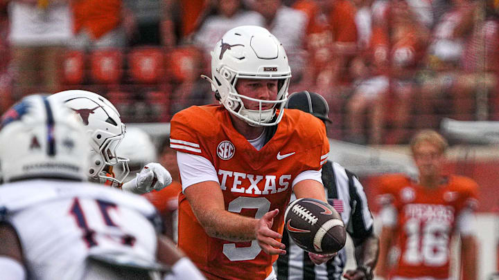 Texas Longhorns quarterback Quinn Ewers (3) snaps the ball during the game against UTSA at Darrell K Royal-Texas Memorial Stadium in Austin Saturday, Sept. 14, 2024.