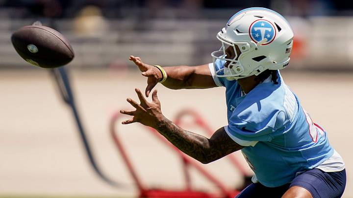 Tennessee Titans wide receiver Wan'dale Robinson (4) catches a ball during mandatory minicamp at Vanderbilt Health Football Center in Nashville, Tenn., Wednesday, June 17, 2026. Tennessee Titans wide receiver Wan'dale Robinson (4) catches a ball during mandatory minicamp at Vanderbilt Health Football Center in Nashville, Tenn., Wednesday, June 17, 2026.